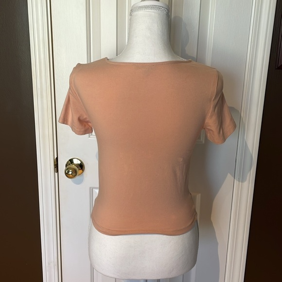 Charlotte Russe Salmon Colored Top with Twist Front. Size Small - Picture 4 of 5